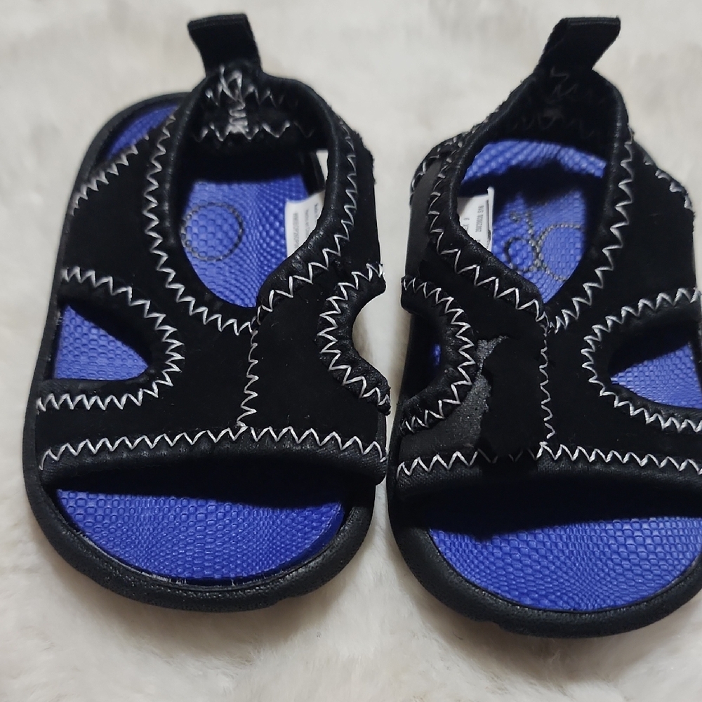 Kids Black and Blue Sandals. Size 2 Boys. Slip on Sandals.
